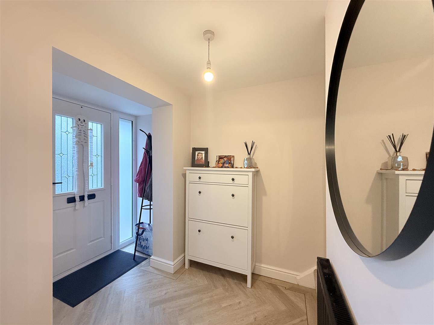 4 bed house - semi-detached in Dale Avenue, Mossley, Ashton-Under-Lyne – photo 5